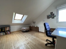 Maison spacieuse de 205m2 avec 7 chambres et Garage  