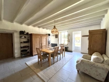 Maison de caractère avec dépendances, piscine chauffée et pa