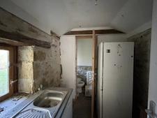 Maison avec dépendances, 4 chambres, panneaux solaires et fo