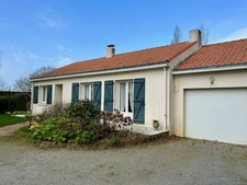 Charmante maison de plain-pied à la campagne avec grand terr