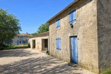 Maison de caractère avec dépendances, piscine chauffée et pa