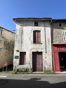 Projet de rénovation avec fort potentiel au coeur de Civray