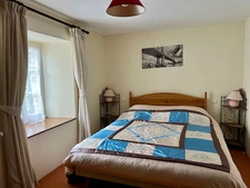 CHARMANTE MAISON PIERRES AVEC GARAGE ET ATELIER 123M2