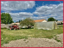 Terrain constructible à viabiliser à 2 pas du centre-bourg