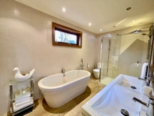 MAISON DE CHARME 4 CHAMBRES, GRAND TERRAIN ET BOIS ET 5400M2