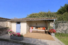 Maison de caractère avec dépendances, piscine chauffée et pa