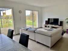 Maison spacieuse de plain-pied de 150m2, avec double garage 