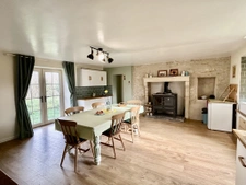 maison de maitre, 3 chambres, économique et bâtiments annexe