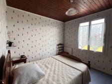 Maison de plain-pied, 3 chambres, 2 garages et atelier