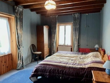 CHARMANTE MAISON PIERRES AVEC GARAGE ET ATELIER 123M2