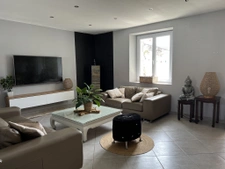 Charmante maison au calme avec beau salon