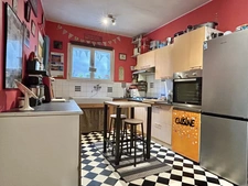 Café / salon de thé avec logement 3 chambres et jardin   For