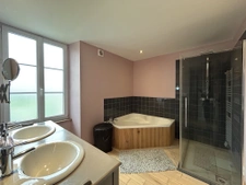 maison familiale 4 chambres au coeur du village, jardin clos