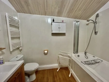 belle demeure en pierres, 2 chambres, piscine, dépendances