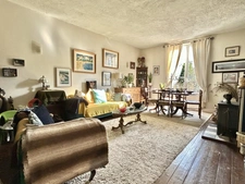 Café / salon de thé avec logement 3 chambres et jardin   For