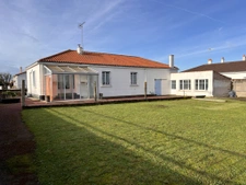 Maison de plain-pied, 3 chambres, 2 garages et atelier