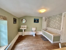 Maison de 3 chambres, et appartement au dernier niveau, salo