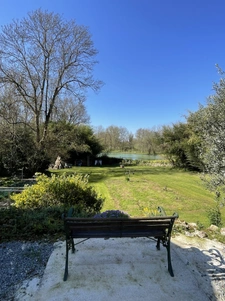 Vue lac, parc arboré, rivière et terrain de 3000 m2   3 cham
