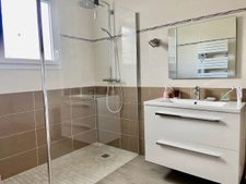 Belle maison de plain-pied sur grand terrain