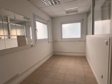 Local professionnel 132 m2 au coeur de Machecoul (44)   Fort 