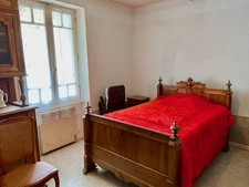 Maison avec grand potentiel et beau jardin