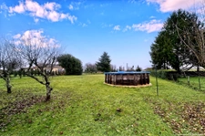 belle demeure en pierres, 2 chambres, piscine, dépendances