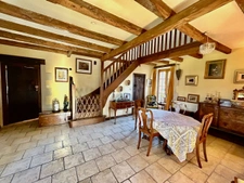 Propriété de caractère avec 14 hectares, lac et potentiel lo