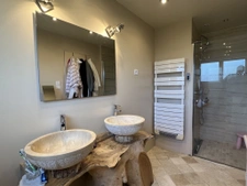 Maison spacieuse de 205m2 avec 7 chambres et Garage  