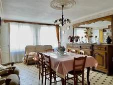 Maison de bourg, 2 ème maison d'habitation et grandes dépend