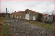 LONGERE 110 M2 avec GRANGE 102 M2