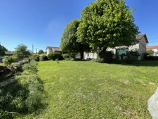 À vendre   Maison en pierre avec grange, jardin et garage-Ch