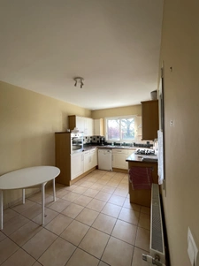 Plain-pied avec grand jardin arboré - Bungalow with large la