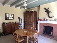 À vendre   Maison en pierre avec grange, jardin et garage-Ch