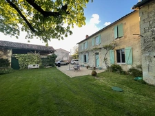 À vendre   Maison en pierre avec grange, jardin et garage-Ch