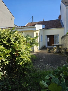 Nantes La Perverie. Maison de plain-pied à rénover de 76m2 a