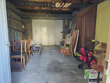 Nantes La Perverie, maison avec un garage et jardin.