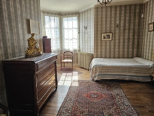 Nantes La Perverie, maison avec un garage et jardin.