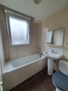  APPARTEMENT T2 REZ DE JARDIN A ST MARC SUR MER