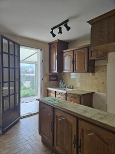 Maison de plain-pied construite en 1984, d'une surface habit