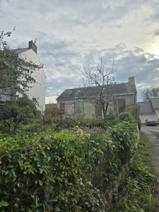 Maison de plain-pied construite en 1984, d'une surface habit