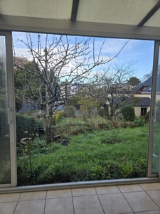 Maison de plain-pied construite en 1984, d'une surface habit