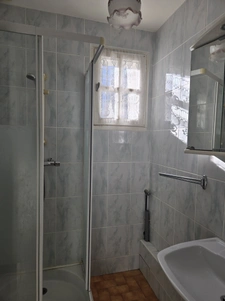 Maison de plain-pied construite en 1984, d'une surface habit