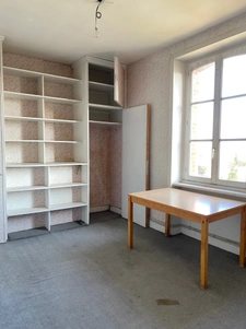 Immeuble à rénover   Usage commercial   Centre-bourg de Chât