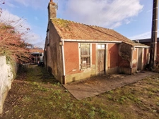  MAISON DE BOURG A RENOVER