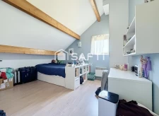 Une maison, chaleureuse, confortable et fonctionnelle