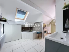Une maison, chaleureuse, confortable et fonctionnelle
