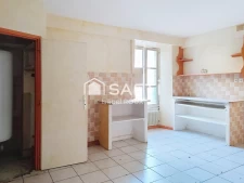 Ancien corps de ferme avec bâtiments annexes