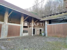 Ancien corps de ferme avec bâtiments annexes