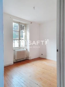 Ancien corps de ferme avec bâtiments annexes