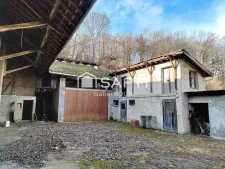 Ancien corps de ferme avec bâtiments annexes